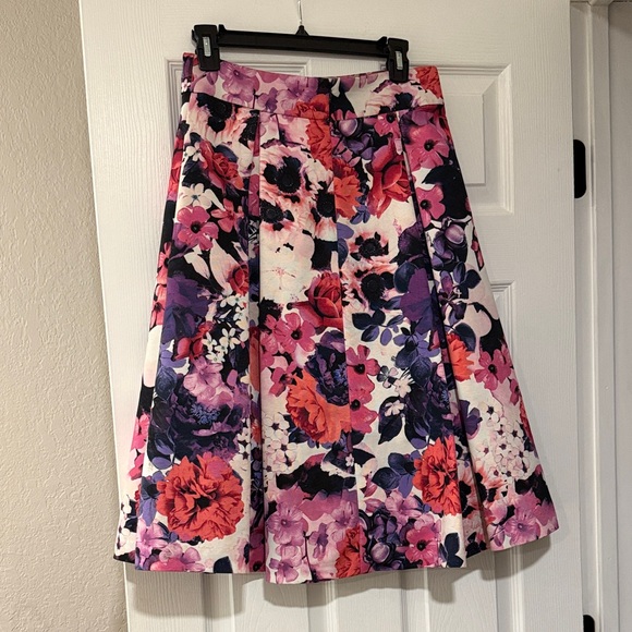 Eliza J Faille High Waisted Skirt - Picture 4 of 5